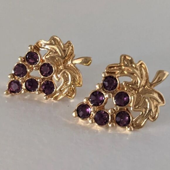 WOMEN’S AVON EARRINGS! - Picture 1 of 5